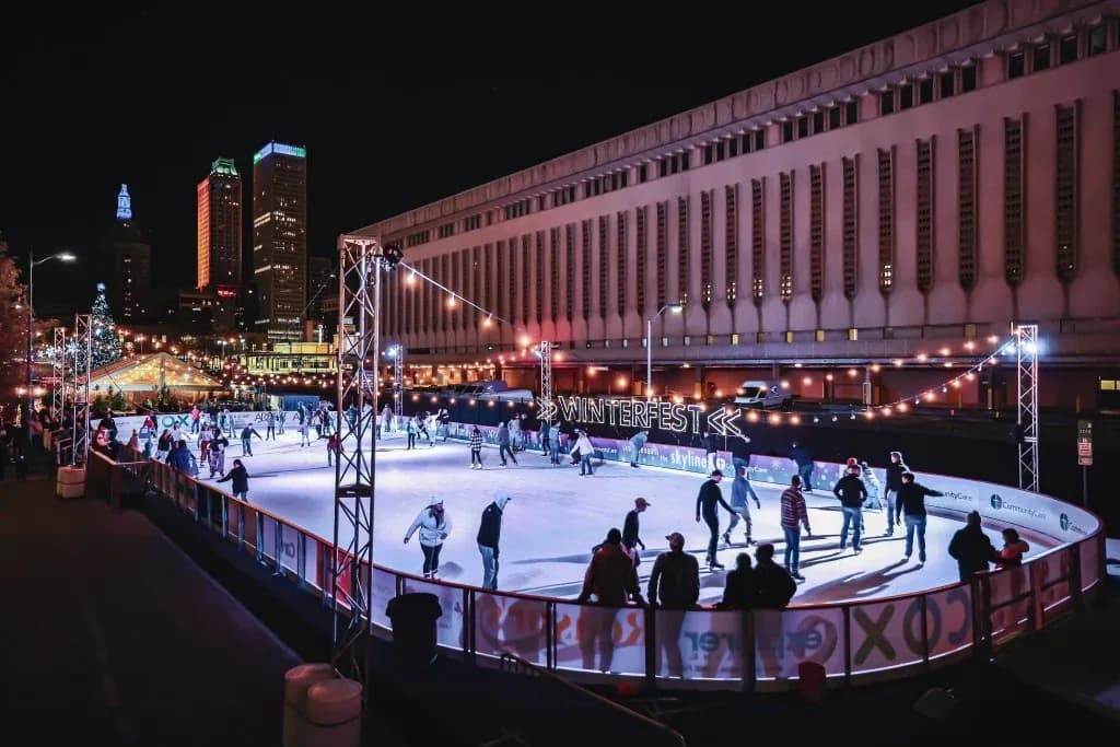 High standards, women, men, dating winter, ice rink, heart