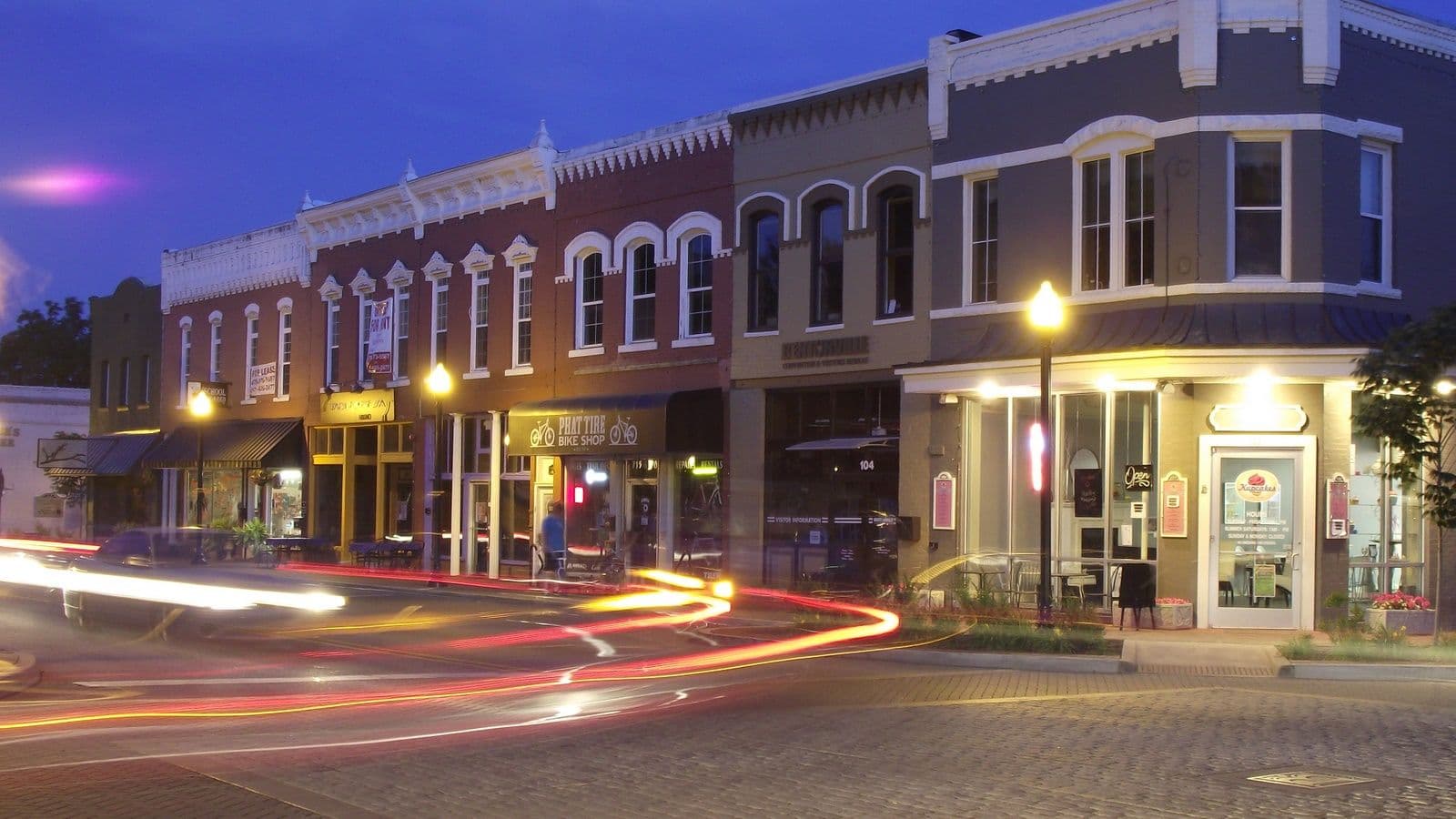 Arkansas, Bentonville, walmart headquarters, dating, small city